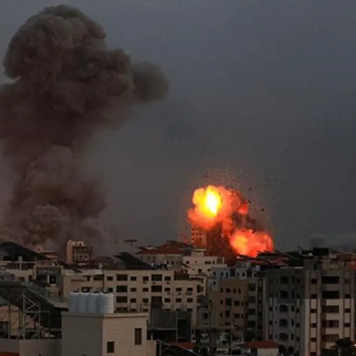 Duecento italiani rientrano dall’Israele con aerei militari. Altra notte di scontri al confine di Gaza
