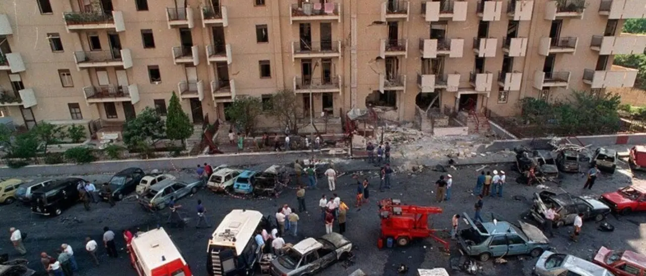 Via D’Amelio, la strage dei misteri: 30 anni di complicità, bugie e depistaggi per nascondere la verità