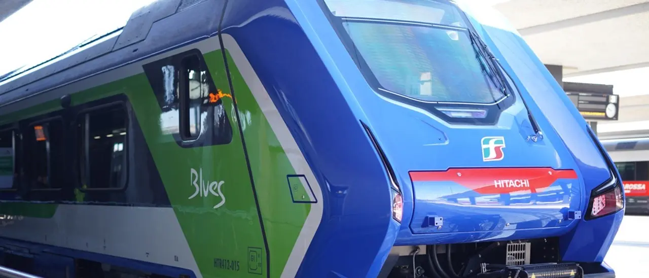 Partito il terzo treno ibrido Blues in Calabria, circolerà sulla linea ionica da Reggio a Sibari