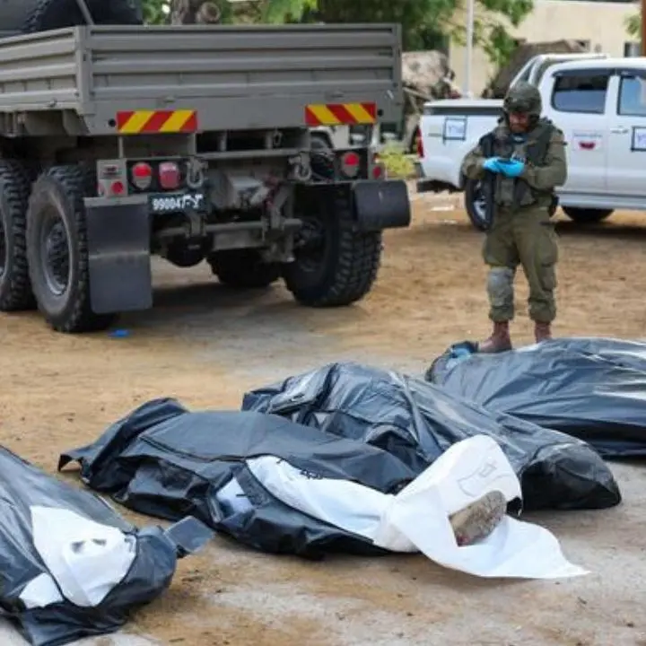 «Bambini israeliani decapitati», l’orrore della strage nel kibbutz sconvolge il mondo