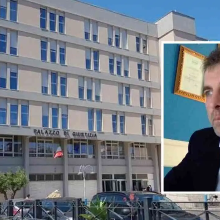 Dipendente di un’azienda di liquori beve sul posto di lavoro ma il giudice gli riconosce l’ingiustificato licenziamento