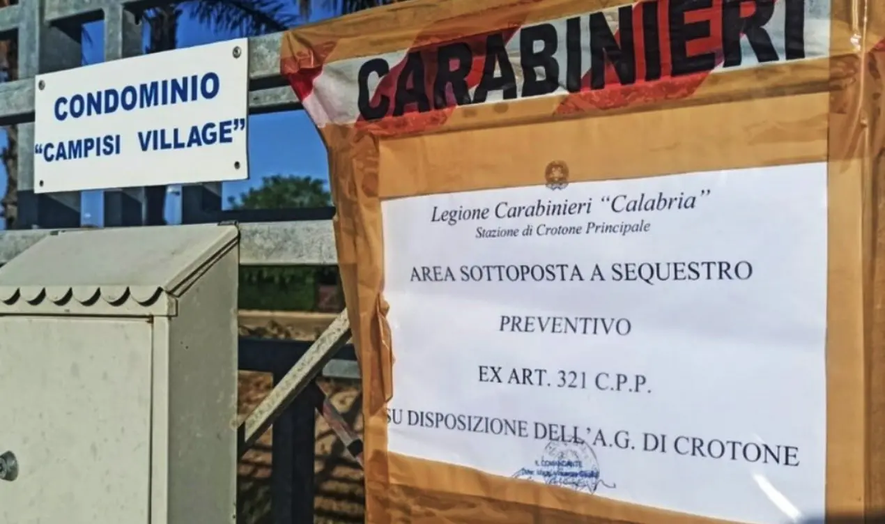 Crotone, 74 abitazioni realizzate abusivamente: sequestri al condominio Campisi village