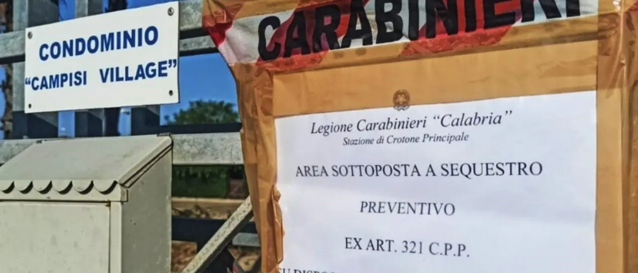 Crotone, 74 abitazioni realizzate abusivamente: sequestri al condominio Campisi village