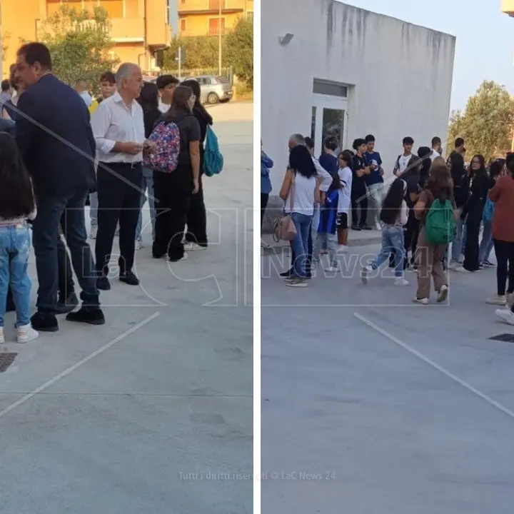 Lamezia, genitori sul piede di guerra: assenze da scuola a oltranza e manifestazione in difesa dell’istituto di Sant’Eufemia