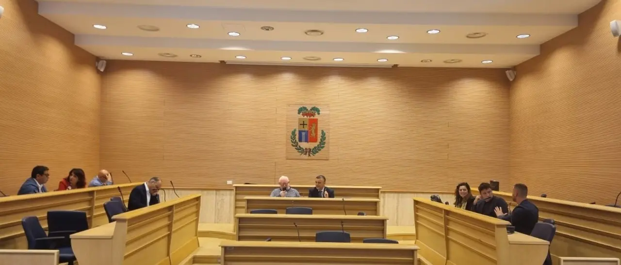 Dimensionamento scolastico, a Vibo i consiglieri provinciali abbandonano l’aula: salta l’approvazione