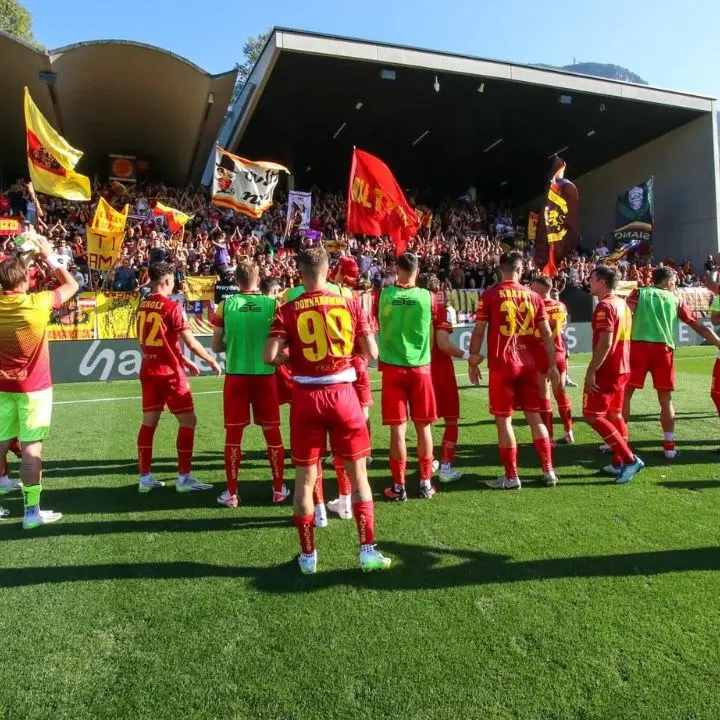 Catanzaro “mamma cinema!” non solo in campo: tifosi giallorossi da record, meritano rispetto