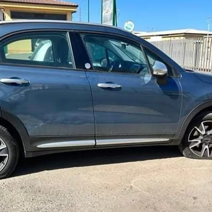 Cariati, intimidazione ad un preside: squarciati gli pneumatici della sua auto