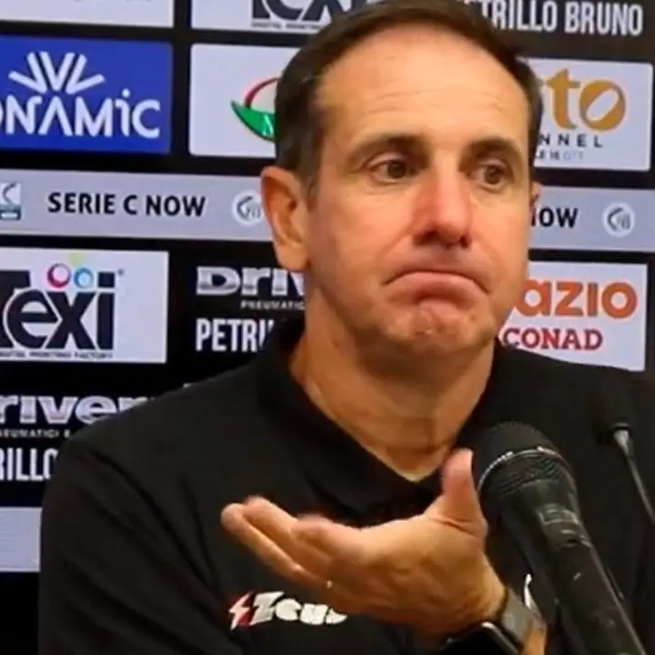 Crotone, esonerato Lamberto Zauli: il tecnico paga un avvio di campionato da dimenticare