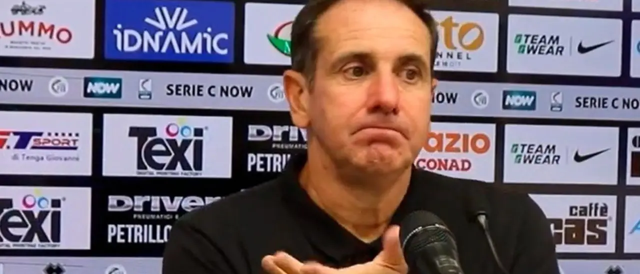 Crotone, esonerato Lamberto Zauli: il tecnico paga un avvio di campionato da dimenticare