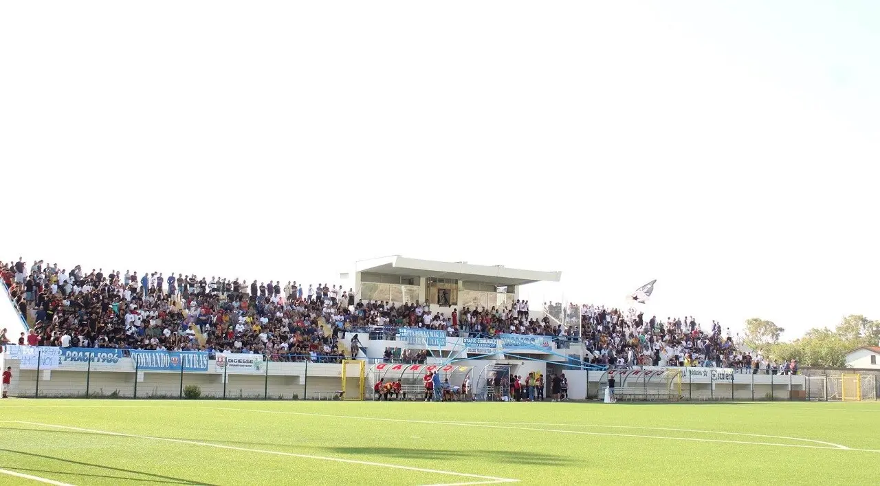 Dilettanti: pubblico delle grandi occasioni per il derby fra il Praia Tortora e lo Scalea
