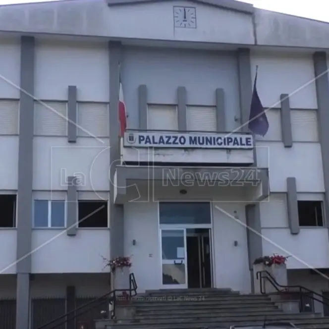Sant’Eufemia d’Aspromonte commissariata per il no all’Arrical: «Ma il sindaco non aveva risolto tutto?»