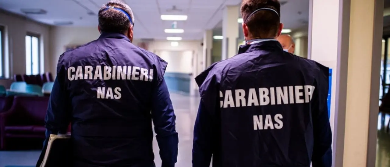 Mense scolastiche, controlli dei carabinieri Nas nel catanzarese: riscontrate irregolarità