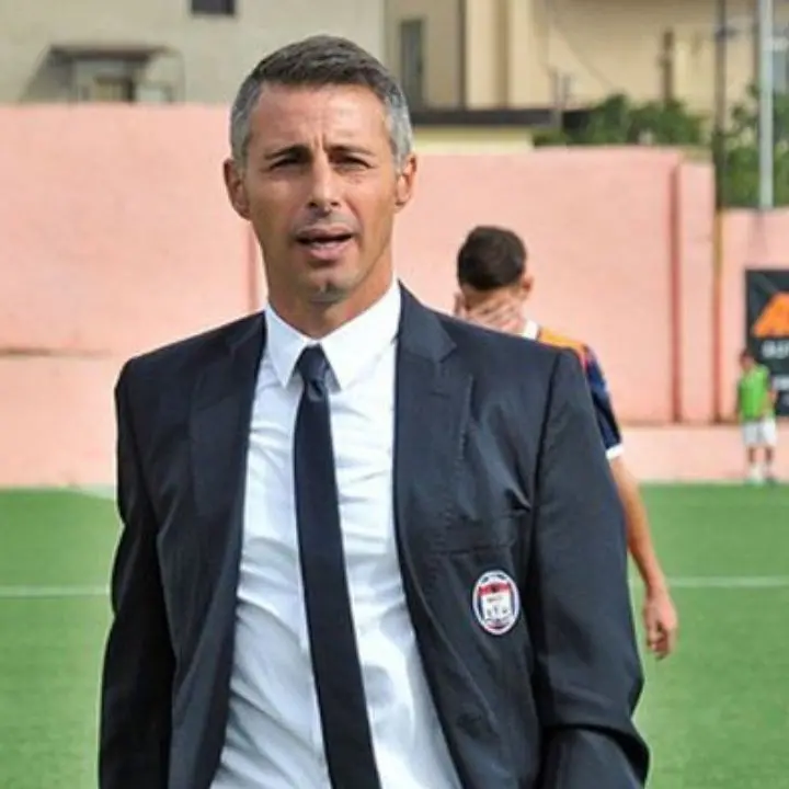A Crotone c’è anche l’Aniello sacrificato: Parisi da possibile nuovo allenatore a collaboratore fidato dello Zauli-ter