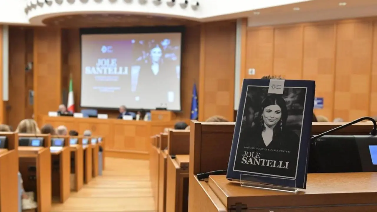 In un libro l’eredità politica di Jole Santelli, presentato il volume che raccoglie tutti i suoi discorsi parlamentari