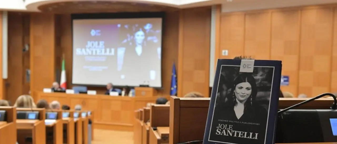 In un libro l’eredità politica di Jole Santelli, presentato il volume che raccoglie tutti i suoi discorsi parlamentari