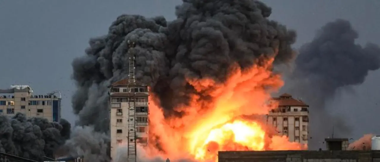 Medio Oriente, continuano i raid israeliani a Gaza: «Colpiti numerosi obiettivi di Hamas»