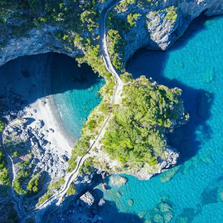 Arcomagno, la pro loco svela i numeri del successo: «Quest’estate 50mila presenze, tra i siti più visitati della Calabria»