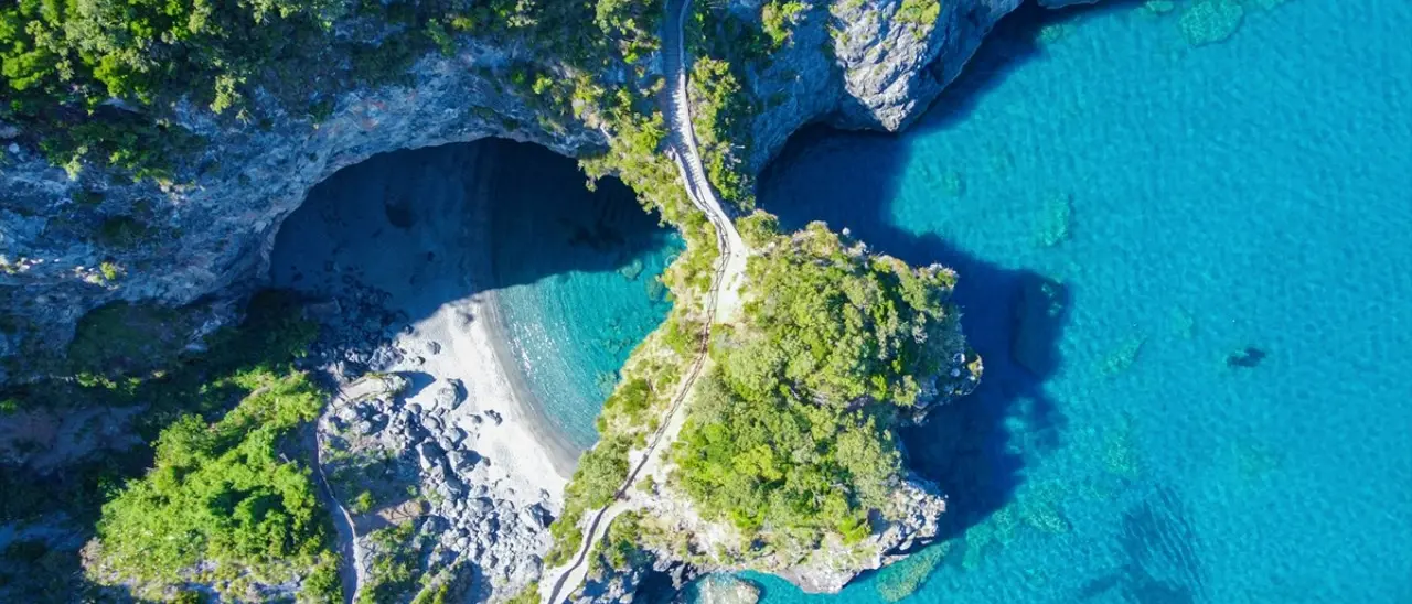 Arcomagno, la pro loco svela i numeri del successo: «Quest’estate 50mila presenze, tra i siti più visitati della Calabria»