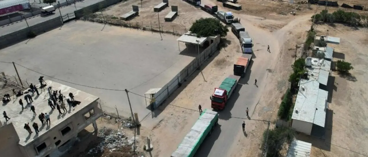 A Gaza 20 camion carichi di aiuti umanitari ma il valico di Rafah chiude nuovamente