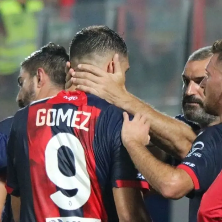 Serie C, il Crotone batte il Foggia e dà un calcio alla crisi: allo Scida finisce 2-1