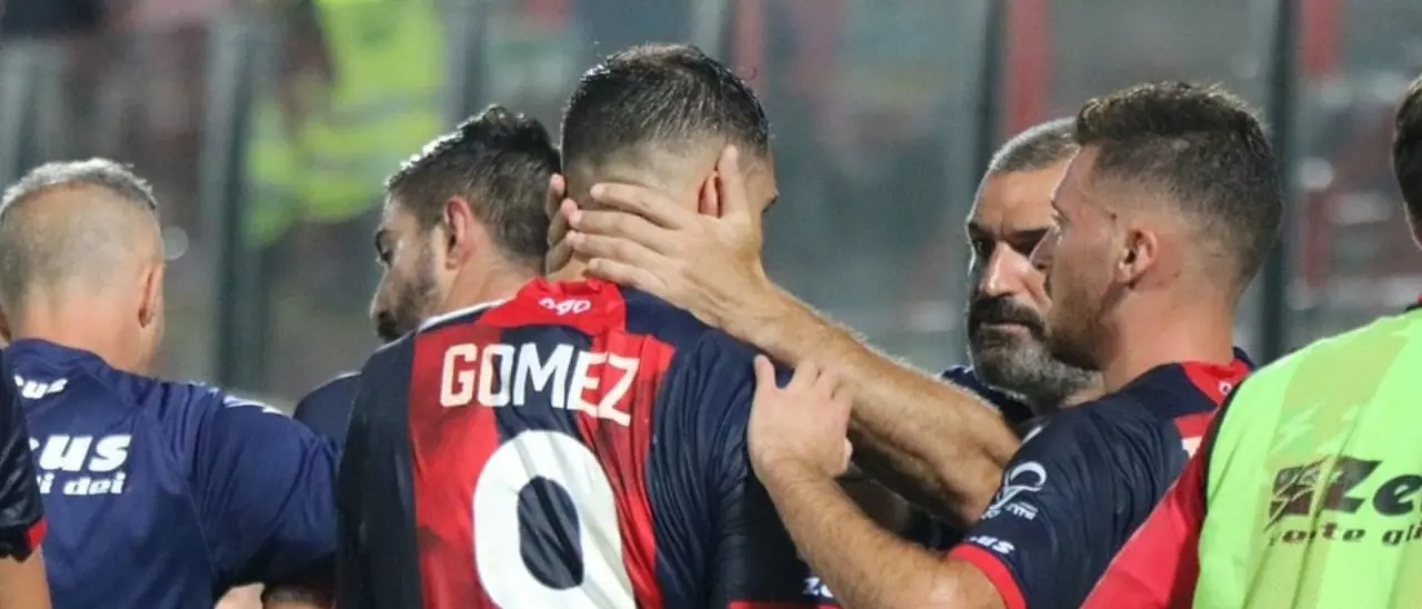 Serie C, il Crotone batte il Foggia e dà un calcio alla crisi: allo Scida finisce 2-1