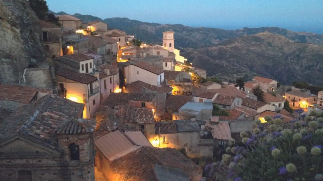 Sportelli linguistici, Metrocity rettifica: reintegrati Bova e Condofuri\n