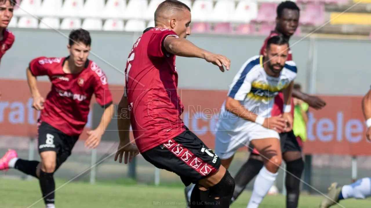 LFA Reggio Calabria-Sant’Agata 1-2, cronaca, tabellino e voti. Lo Grande affonda gli amaranto nel recupero