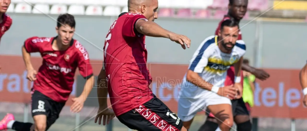 LFA Reggio Calabria-Sant’Agata 1-2, cronaca, tabellino e voti. Lo Grande affonda gli amaranto nel recupero