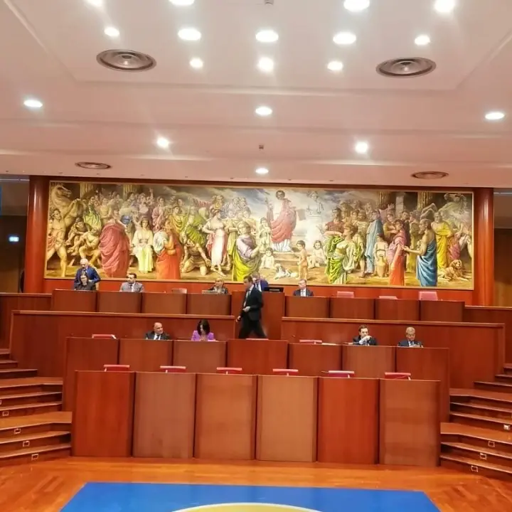 Consiglio, ancora una legge “omnibus” e sulla Tesoreria unica la Regione alza bandiera bianca: ogni ente ne avrà una