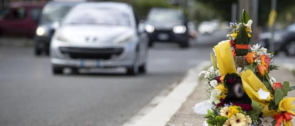 La lunga scia di sangue sulle strade italiane: in 32 anni più di 163mila morti per incidenti