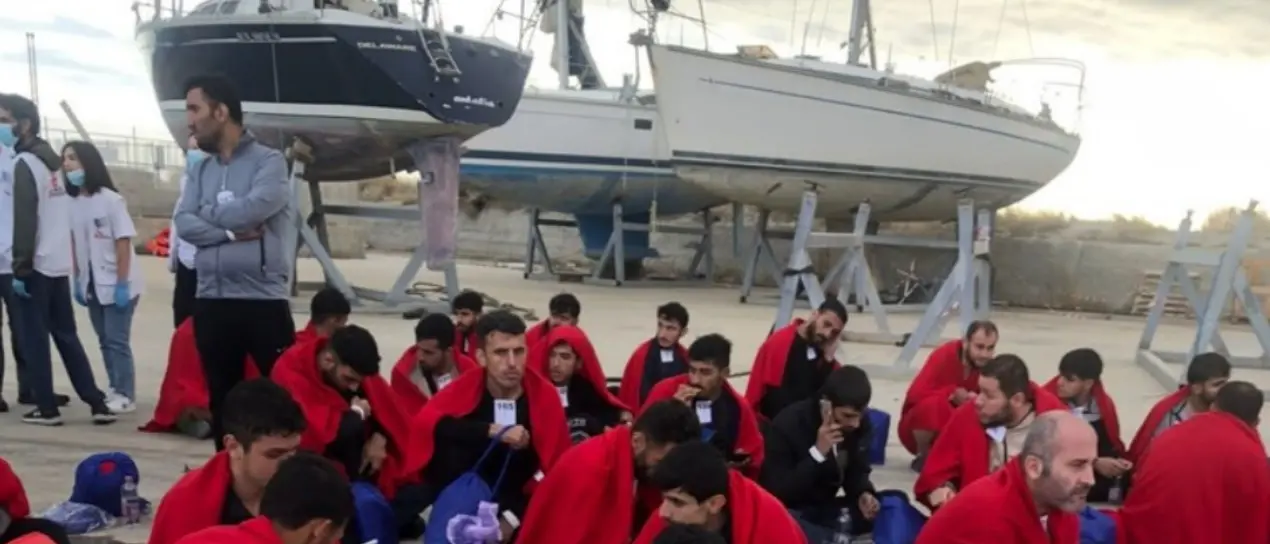 Migranti, a Roccella Ionica sbarcano 80 migranti. Gli arrivi salgono a quota 52 da inizio anno
