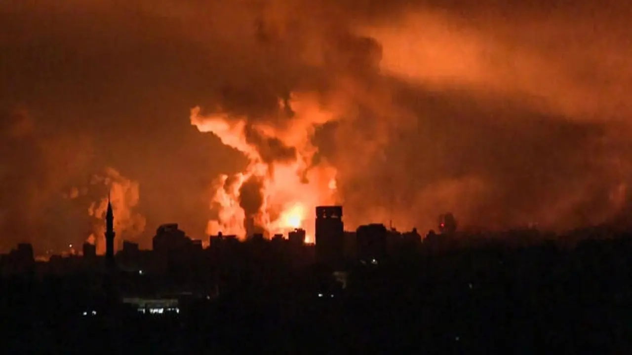 Guerra in Medio Oriente, bombardamenti intensificati. Hamas: «Tank israeliani tentano di penetrare a Gaza»