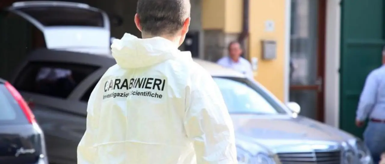 Dramma nel Torinese: uomo di origine calabrese uccide la moglie poi va al lavoro e si toglie la vita