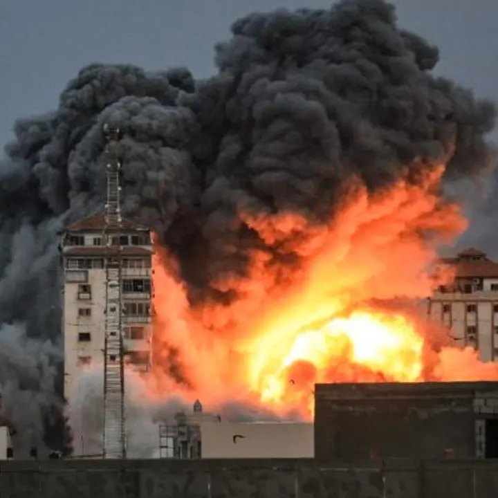 Gaza «è un campo di battaglia», Israele ai civili: «Andate via». Netanyahu: «La guerra sarà dura e lunga»