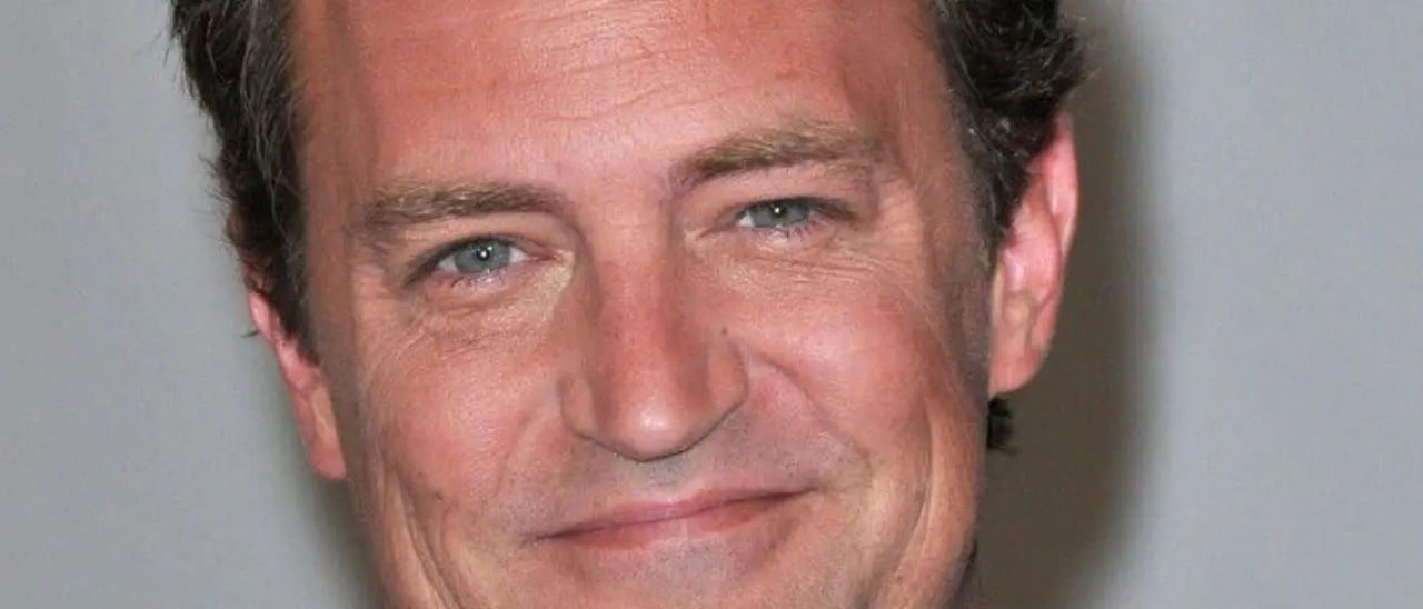 Addio a Chandler di Friends, è morto Matthew Perry: aveva 54 anni