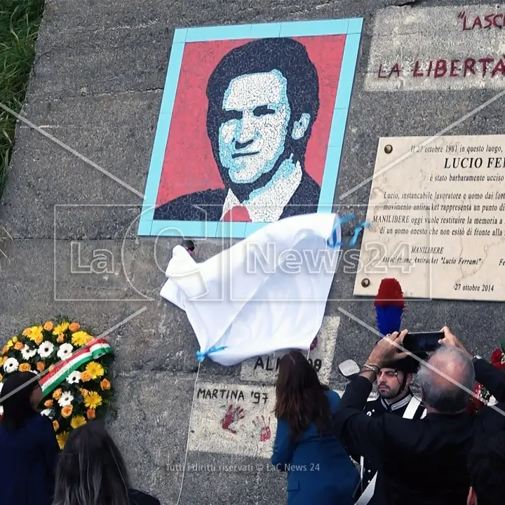 Lucio Ferrami, 45 anni dopo il delitto la memoria diventa radice: ad Acquappesa piantato un ulivo\n