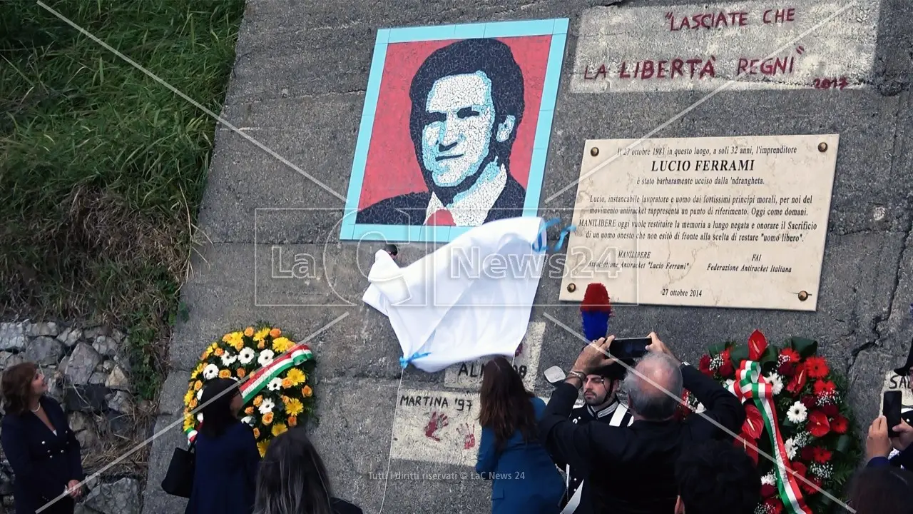Lucio Ferrami, 45 anni dopo il delitto la memoria diventa radice: ad Acquappesa piantato un ulivo\n