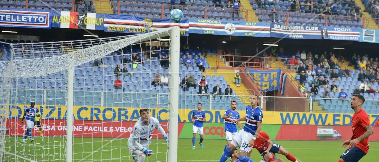 Cosenza, quanti legni! Continua la maledizione dei Lupi: il più “colpito” è Gennaro Tutino