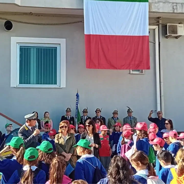 Gioia Tauro, 150 studenti a lezione di legalità dalla guardia di finanza