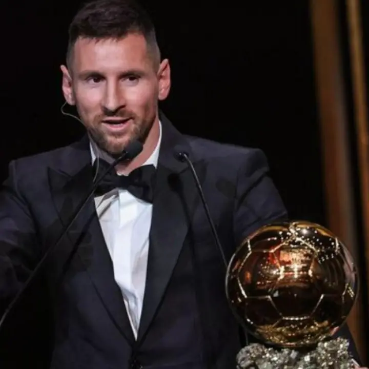 Messi vince il suo ottavo Pallone d’oro: alle spalle del campione argentino Haaland e Mbappè