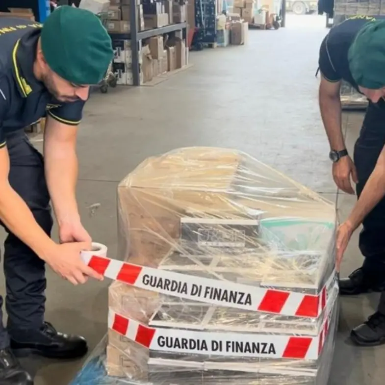 Sequestrati nel Cosentino oltre 11mila prodotti cosmetici dannosi per la salute: 8 denunciati