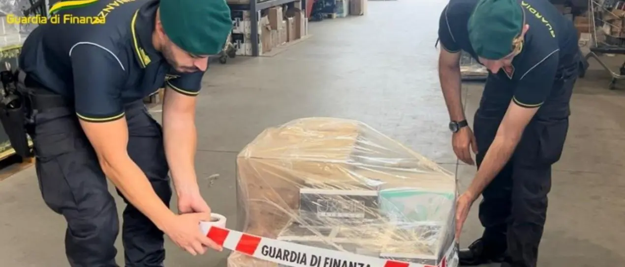 Sequestrati nel Cosentino oltre 11mila prodotti cosmetici dannosi per la salute: 8 denunciati