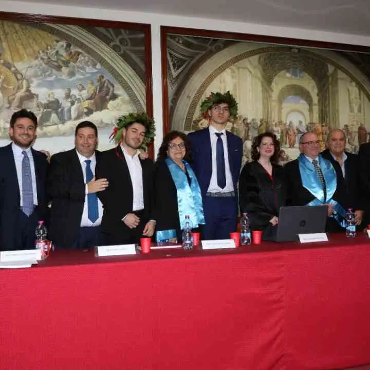 Lamezia, prima sessione di laurea alla Scuola superiore per mediatori linguistici: «Evento storico per la città»