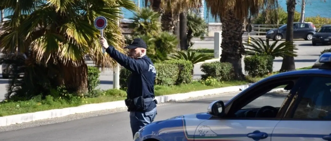 Fermato a Cosenza con la droga addosso, in casa nascondeva 40 grammi di coca: arrestato