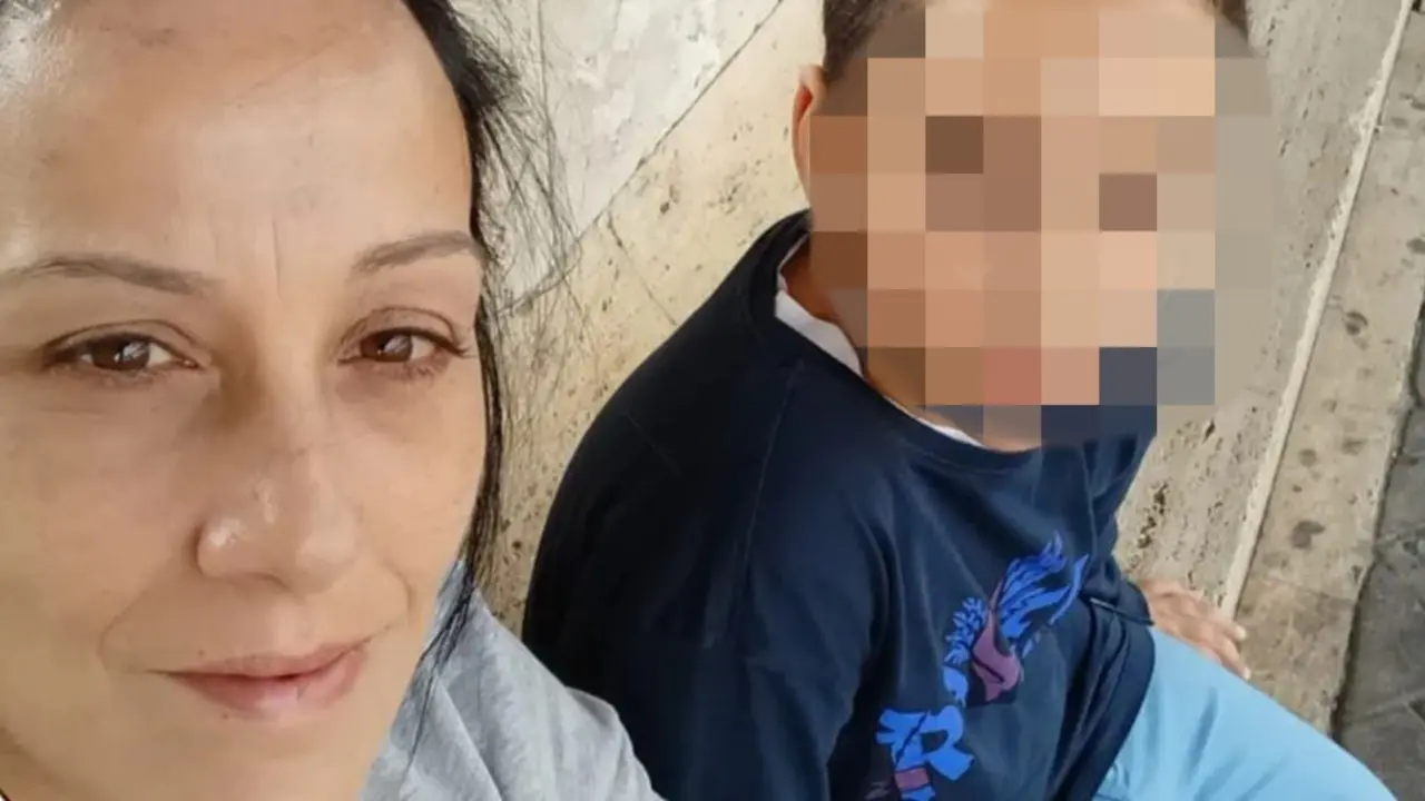 «In Calabria mio figlio non può essere curato ma non ho i soldi per trasferirmi, aiutatemi»: il dramma di una mamma di Palmi