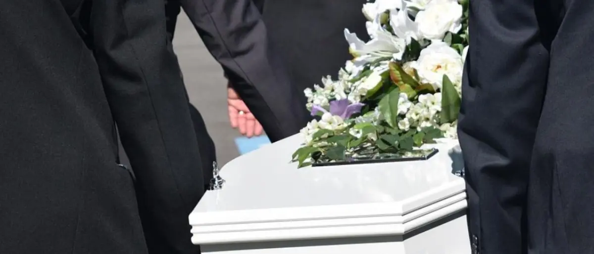 Mamma arrestata per duplice infanticidio: avrebbe ucciso i figli di 4 e 2 mesi