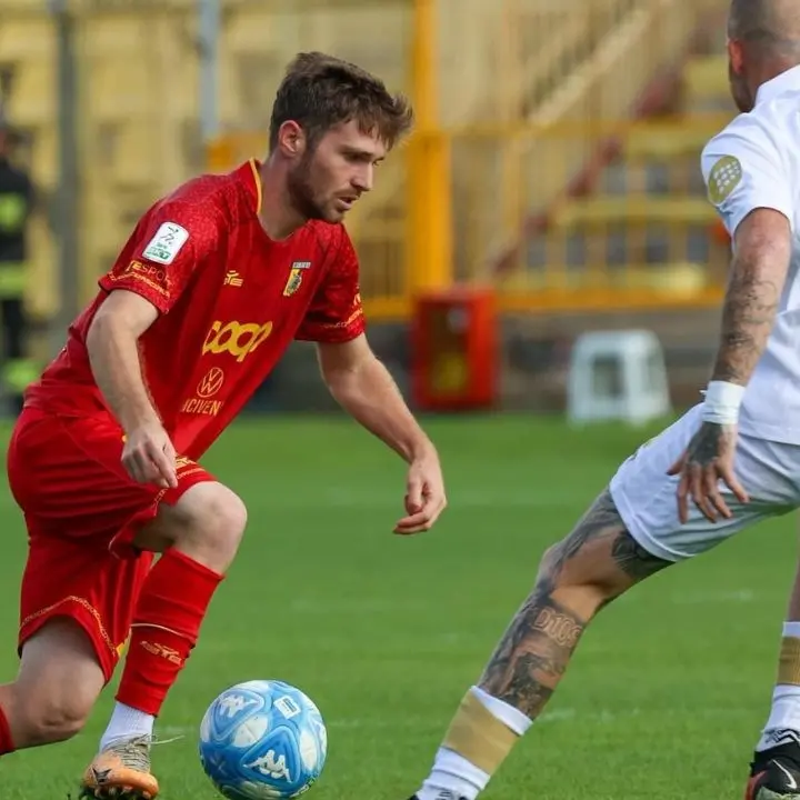 Catanzaro-Modena, il gol nel recupero di Bozhanaj decreta la seconda sconfitta consecutiva per le Aquile: finale 1-2