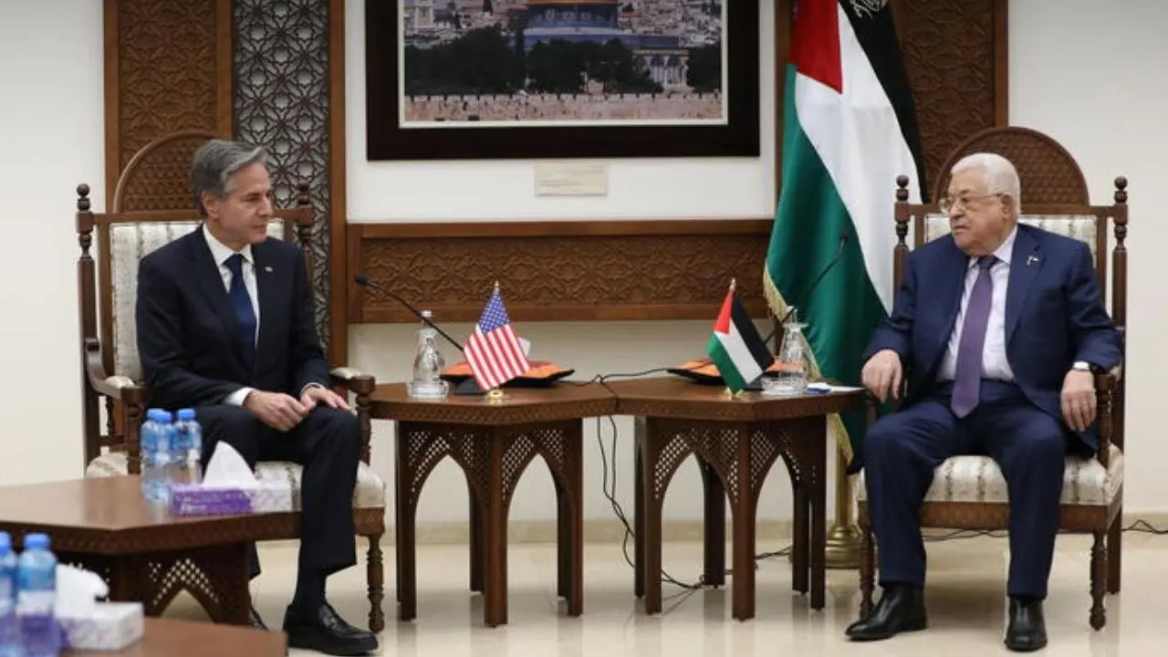 Blinken incontra Abu Mazen e lancia altri segnali di pace: «Gli abitanti di Gaza non devono essere sfollati con la forza»