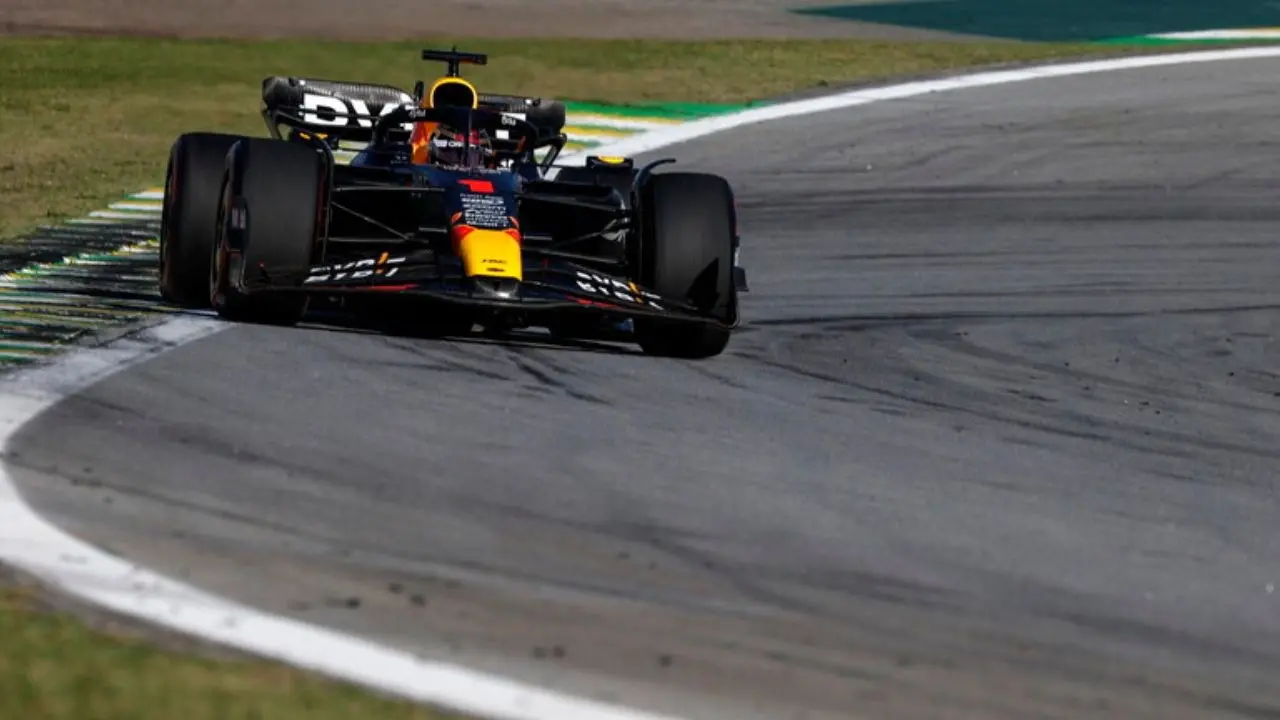 Formula Uno, Verstappen vince anche in Brasile davanti a Norris e Alonso. Ferrari sesta con Sainz