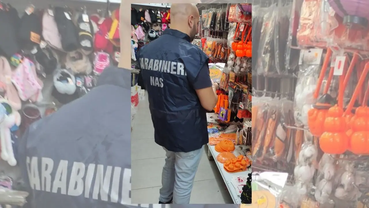 Maschere e decorazioni di Halloween pericolose per i bambini, multe per 12mila euro a negozianti del Reggino